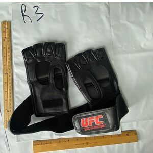 UFC MMA Fighting Gloves Black LX L Padded Wraps